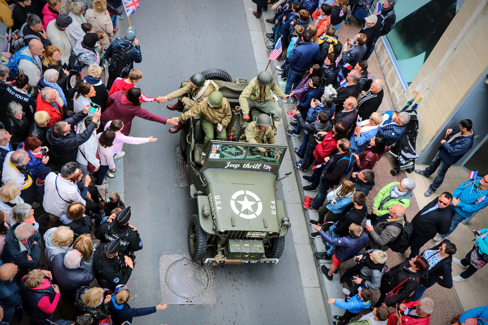 Char militaire au milieu de la fouler lors d'une parade